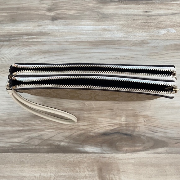 ❤️ Coach Khaki Ivory Logo Double Zip Wallet with Wrist Strap NWT - Picture 6 of 12